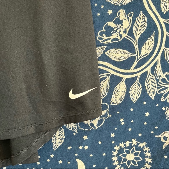 Nike Tank - Picture 3 of 5